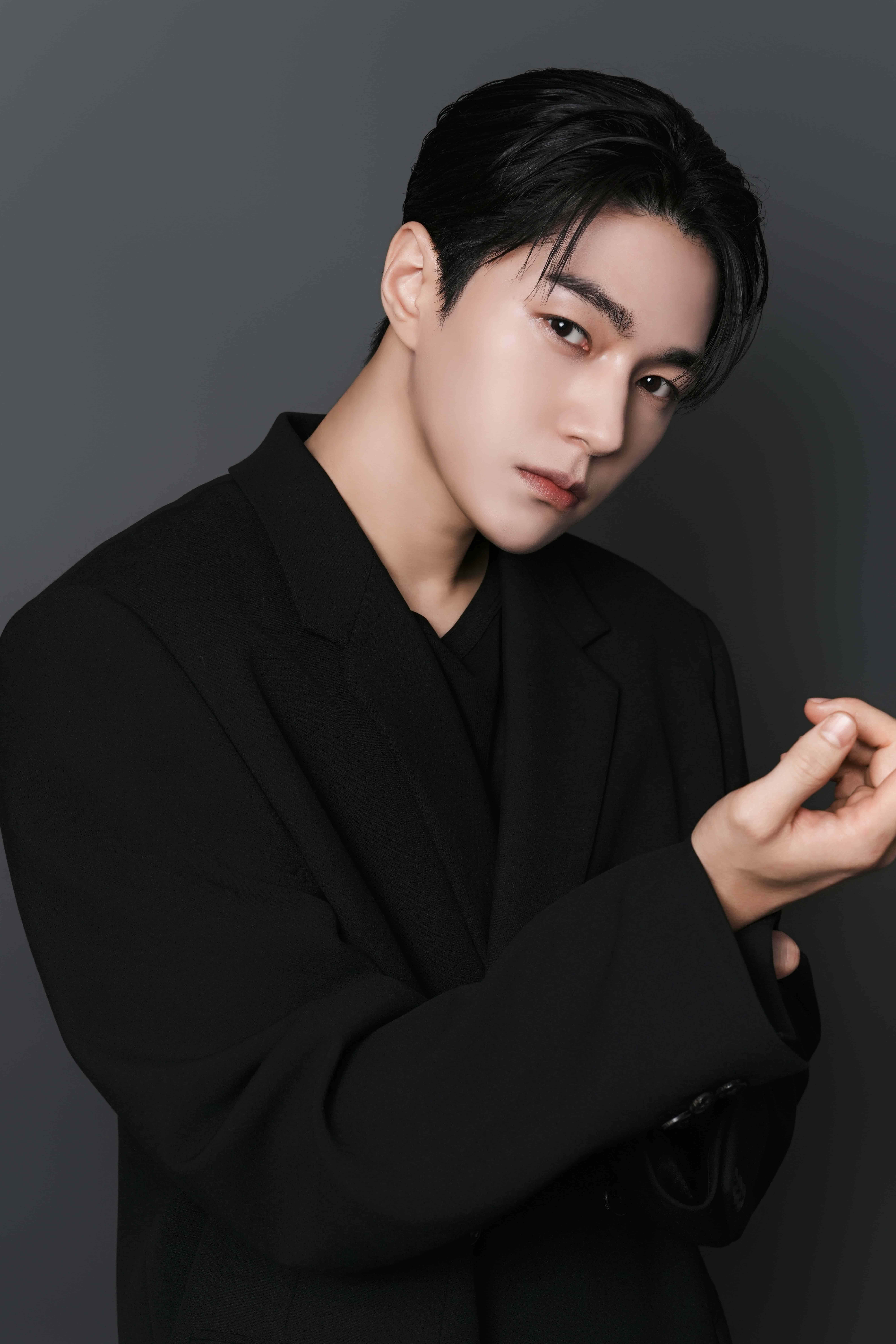 南韓男團INFINITE成員金明洙（L）舉辦FAN-CON，將於7月19日於Legacy TERA登場。（圖／網銀國際影視提供）