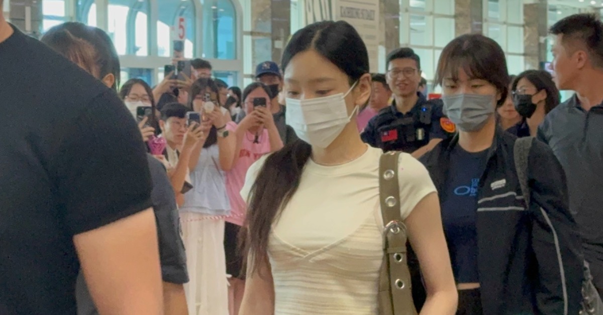 南韓少女時代成員泰妍（TAEYEON，曾譯：太妍）抵達小港機場。（圖／讀者提供）