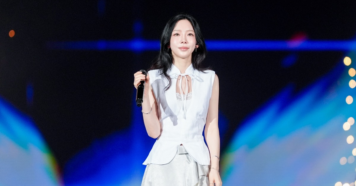 泰妍（TAEYEON，曾譯：太妍）演出疑似監聽耳機出問題。（圖／讀者提供）