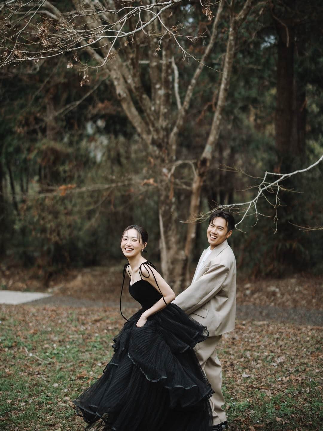 玖壹壹成員洋蔥曬出與妻子的婚紗照。（圖／翻攝自洋蔥IG）