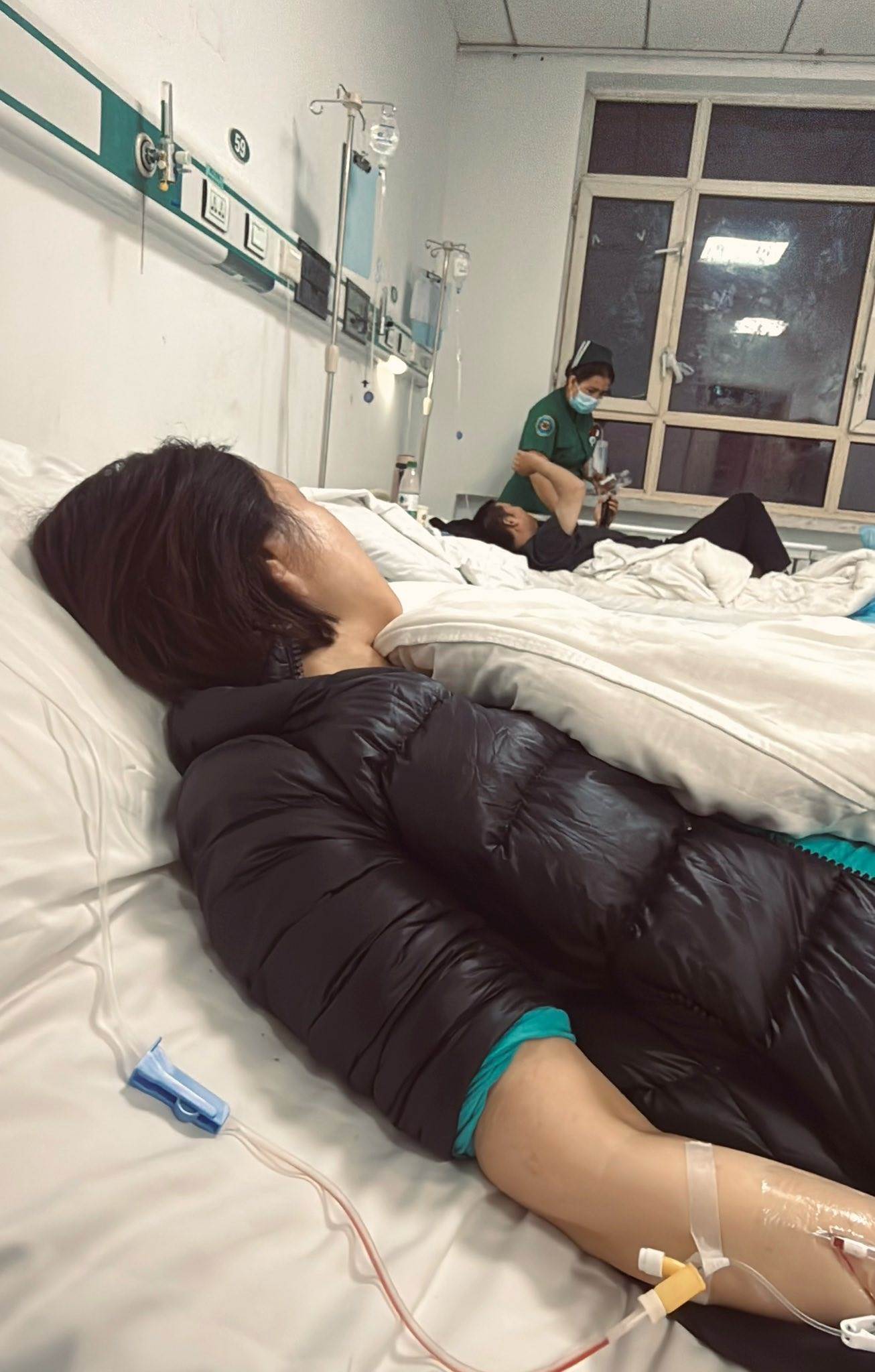 利菁吃氂牛送急診。（圖／翻攝自利菁臉書）