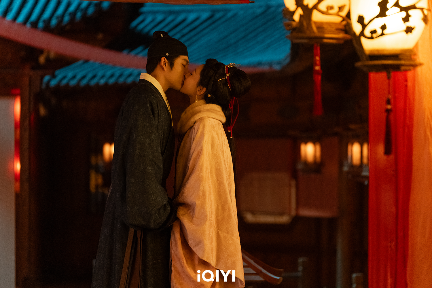 楊紫、韓東君主演的古裝劇《家業》迎來大結局。（圖／iQIYI愛奇藝國際版）