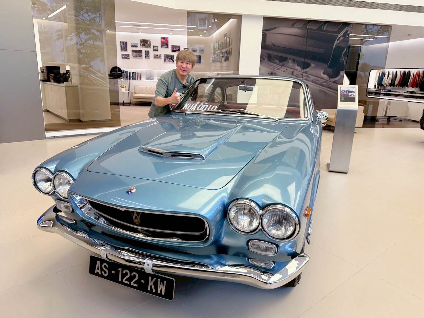 胡瓜以為家人送自己古董車。（圖／下面一位提供）