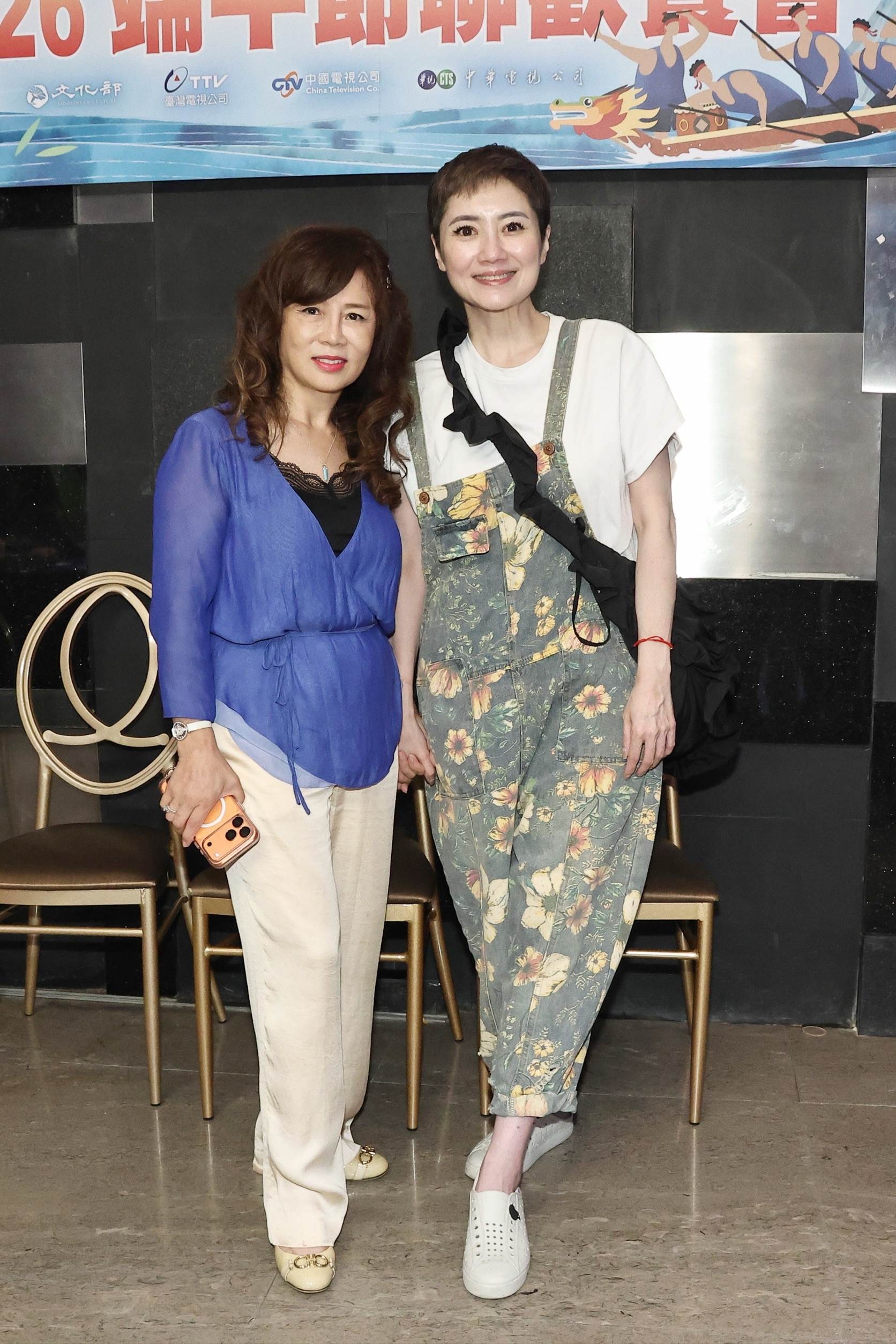 <a href='https://star.ebc.net.tw/search/tags/曹雨婷/' target='_blank'>曹雨婷</a>經常關心劉曉憶母親。（圖／東森娛樂）