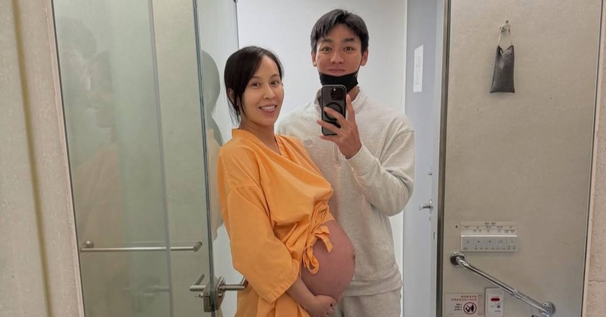 中信兄弟啦啦隊啾啾Julia和樂天桃猿球星陳晨威，幸福升格一家三口。（圖／翻攝自啾啾IG）