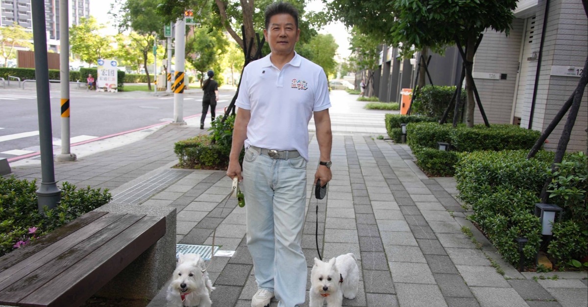 徐乃麟首接萌寵實境節目《今天誰帶路》。（圖／東森超視提供）