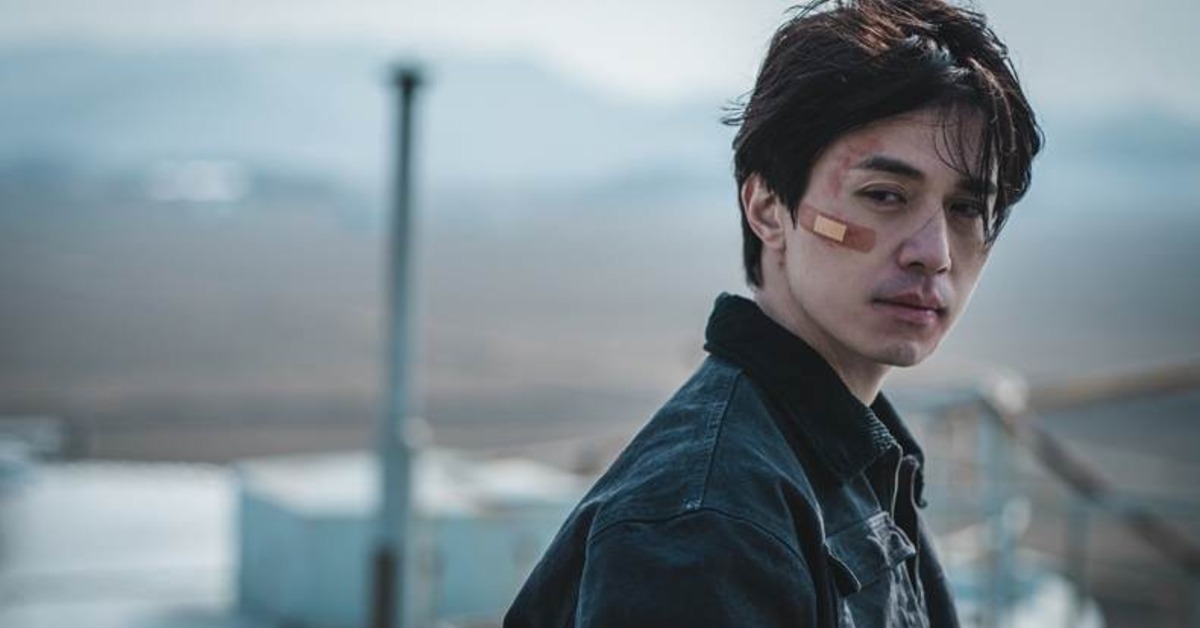 《殺人者的購物中心》由李棟旭主演。（圖／Disney+提供）