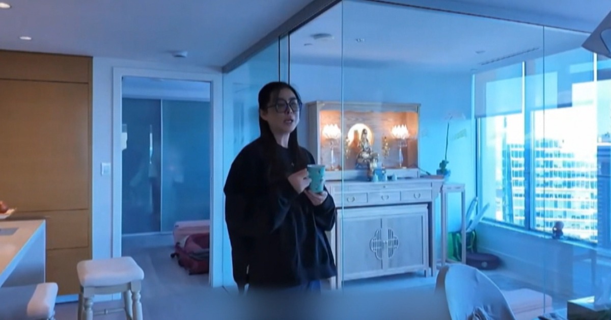 王祖賢在小紅書發佈影片，首度曝光位在溫哥華的上億豪宅。（圖／王祖賢小紅書）