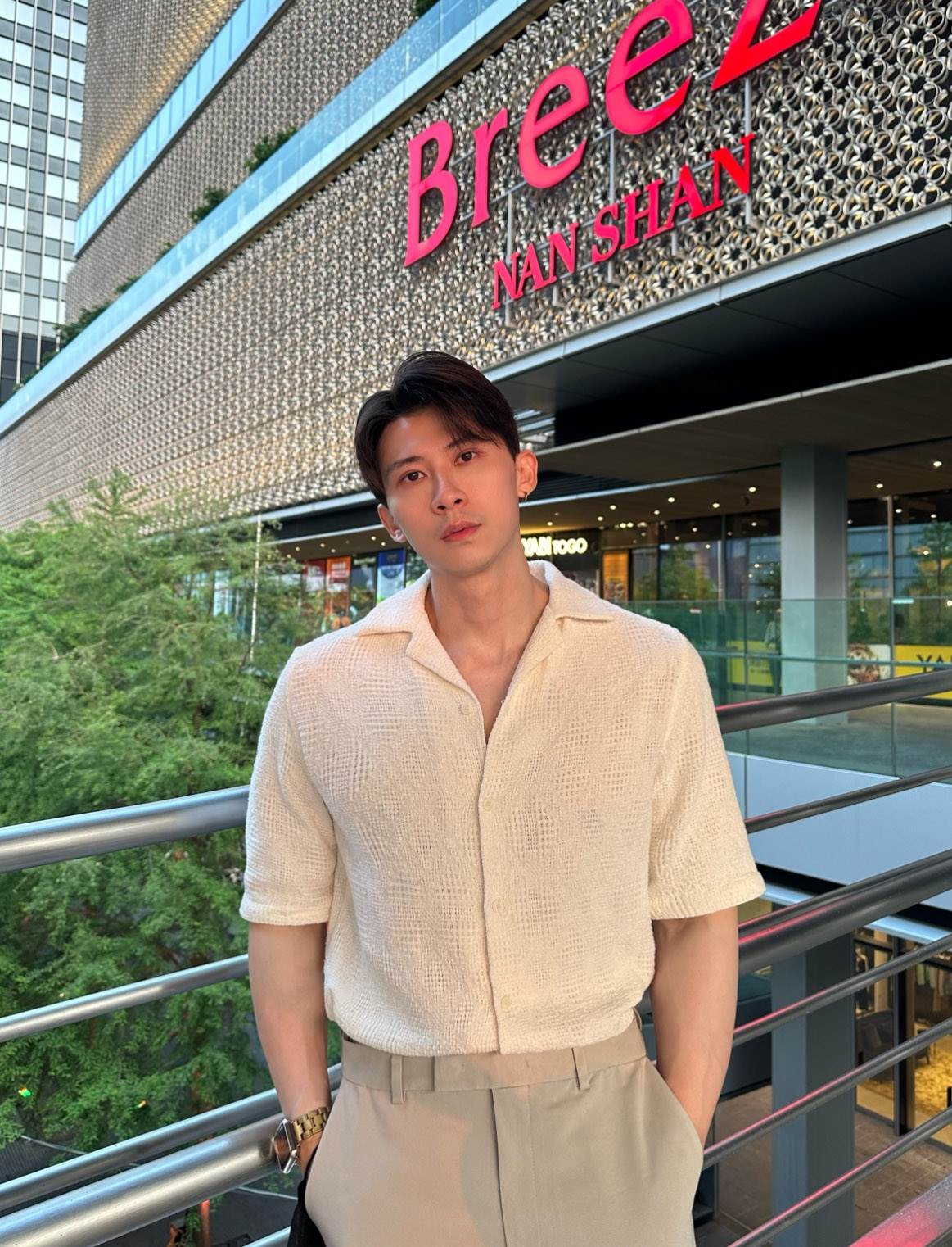 Meta旗下社群平台近期爆發大規模AI誤判停權風波，台灣歌手Rock李振瑋也是受災戶。（圖／Rock工作室提供）