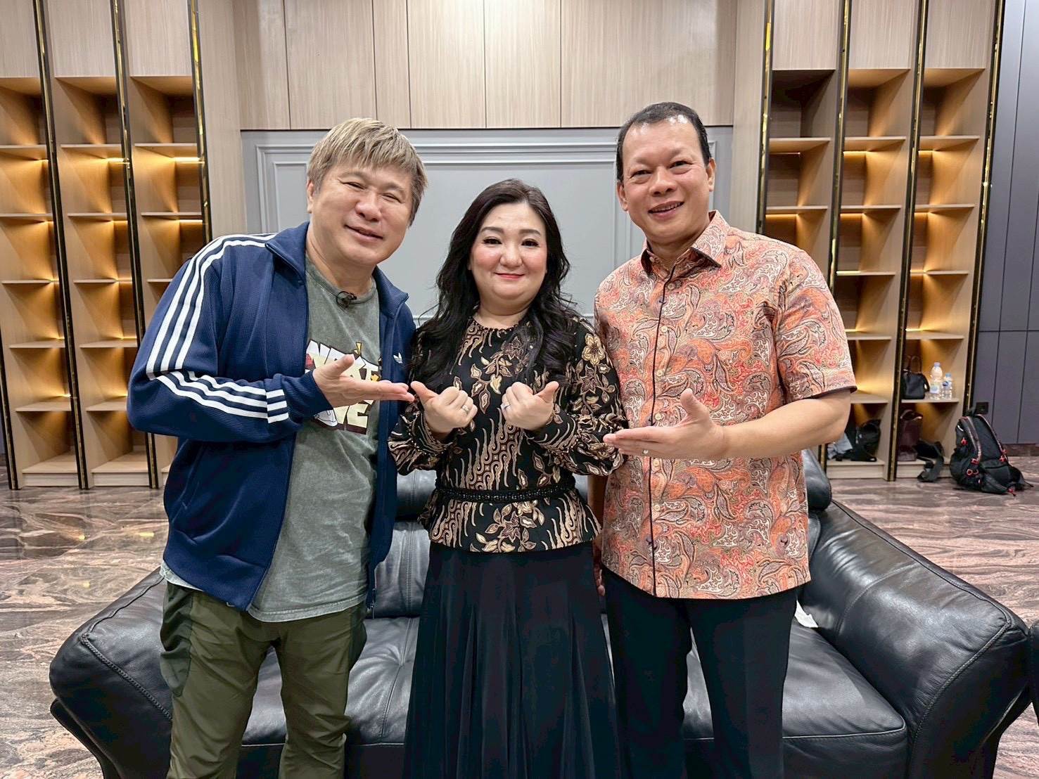胡瓜出席印尼台商夫妻阿榮與檳檳金孫的滿月酒。（圖／下面一位提供）