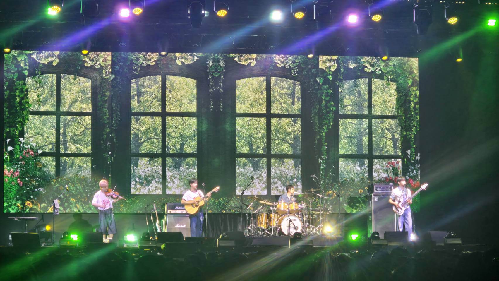 南韓樂團LUCY在台開唱，現場粉絲POWER滿分。（圖／K-MONSTAR、MYSTIC STORY提供）
