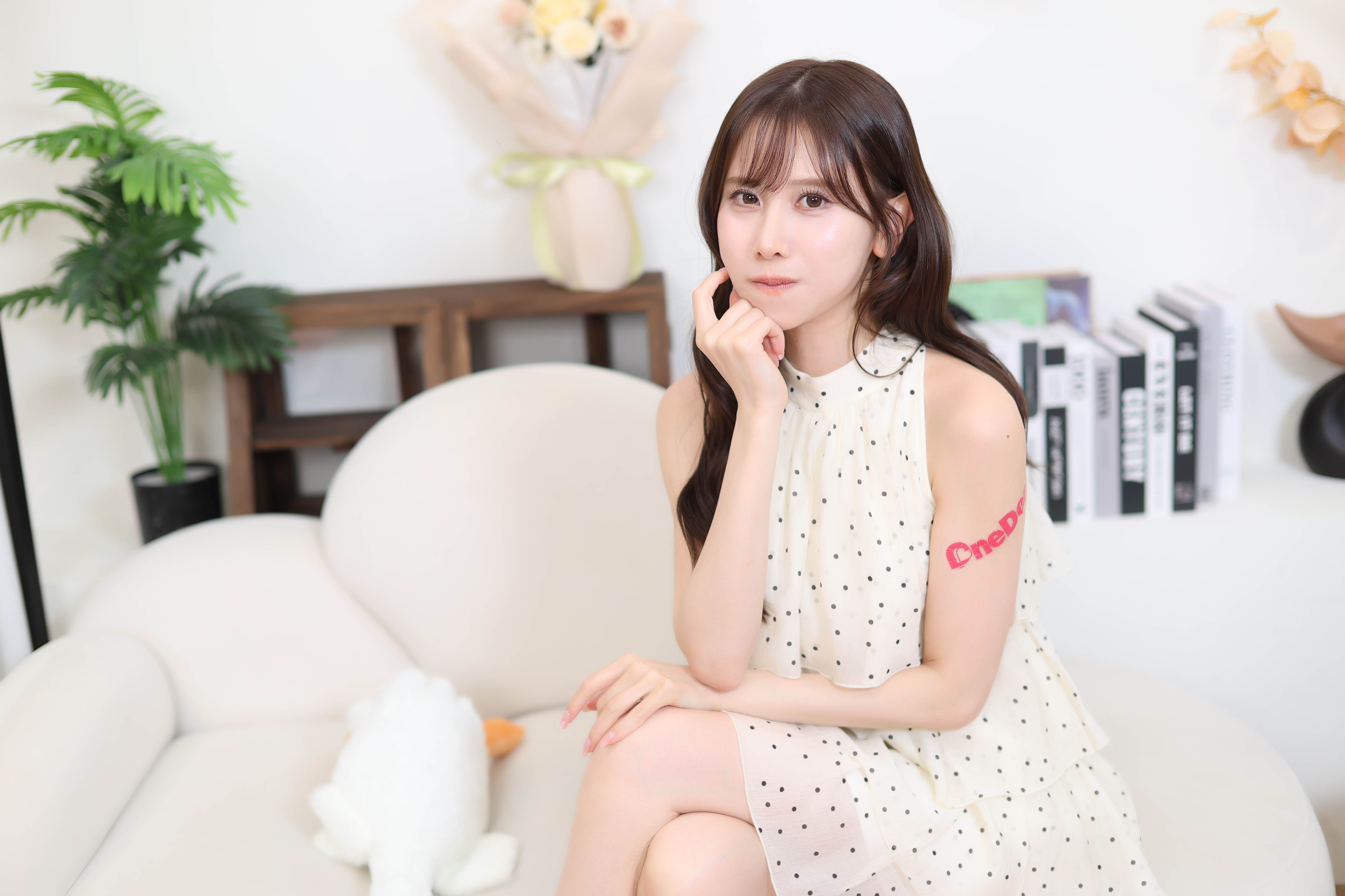 賽車皇后名取久留美去年被台粉拿出身分證求婚，本人認：又驚又喜。（圖／東森娛樂）