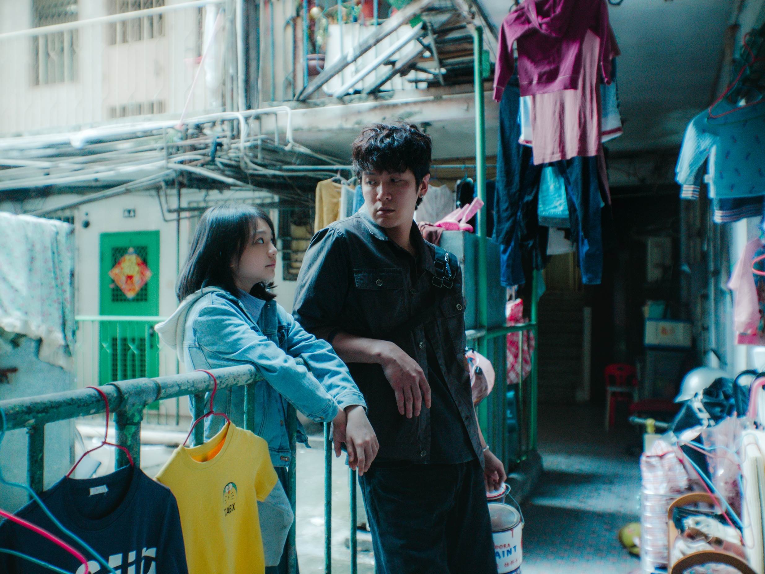 電影《我未許願先吹蠟燭》柯震東（右）、梅靜妍聯手主演。（圖／華映娛樂提供）