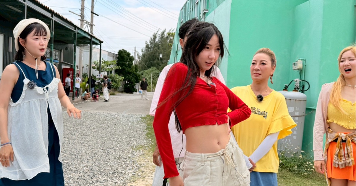 檸檬現場扮演美人魚遭吐槽。（圖／民視提供）