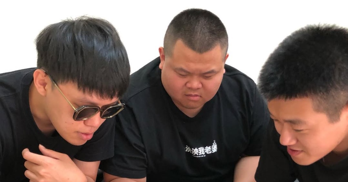 百萬YouTube百萬人氣團體狠愛演由牛排、胡椒、大蛇丸組成。（圖／翻攝自狠愛演 IG）