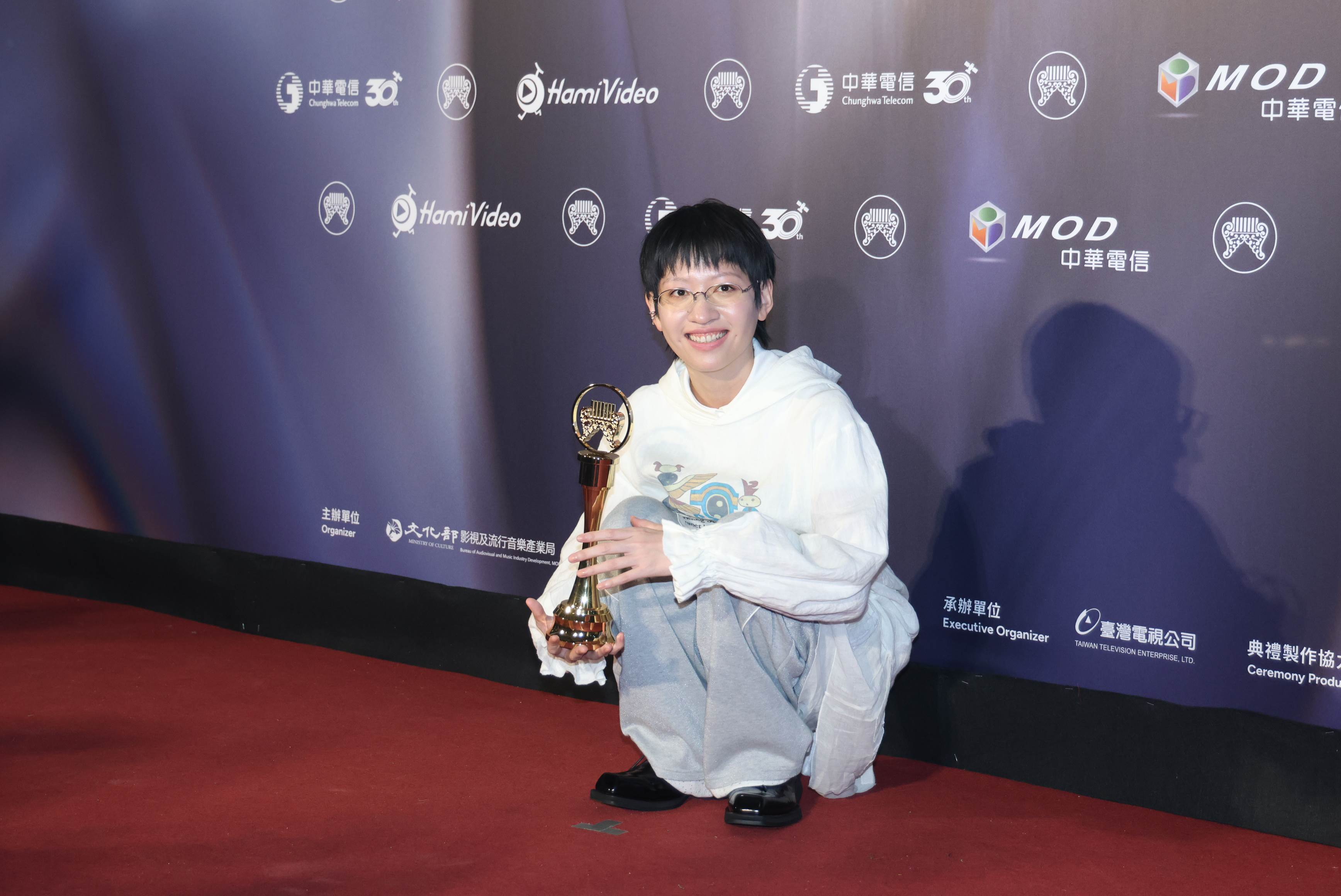 陳嫺靜奪得最佳新人獎，形容現在的心情就像是劫後餘生。（圖／東森娛樂）