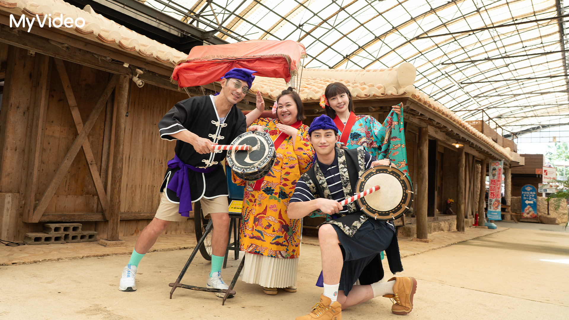 《花甲少年趣旅行》李李仁（左起）、鍾欣凌攜手少年組范少勳、峮峮（吳函峮）前進日本沖繩。（圖／台灣大哥大MyVideo）