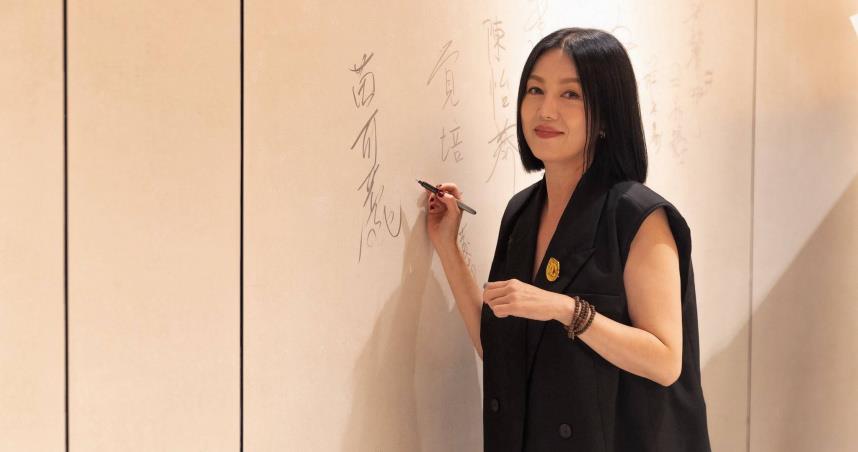 苗可麗分享與父親的逗趣互動，爸爸一句「我的身體有變化」讓她一度緊張不已。（圖／翻攝自臉書@苗可麗）