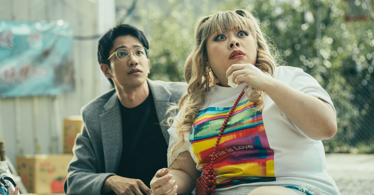 劉以豪（左）、渡邊直美（右）聯手演出《怎麼可能我家的祖先是你家的鬼》正式定檔9月4日全台上映。（圖／華映娛樂）