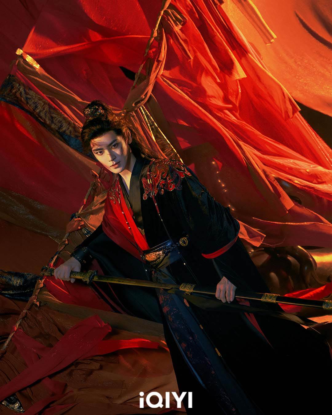侯明昊飾演少年將軍「蕭無衣」。（圖／iQIYI愛奇藝國際版）