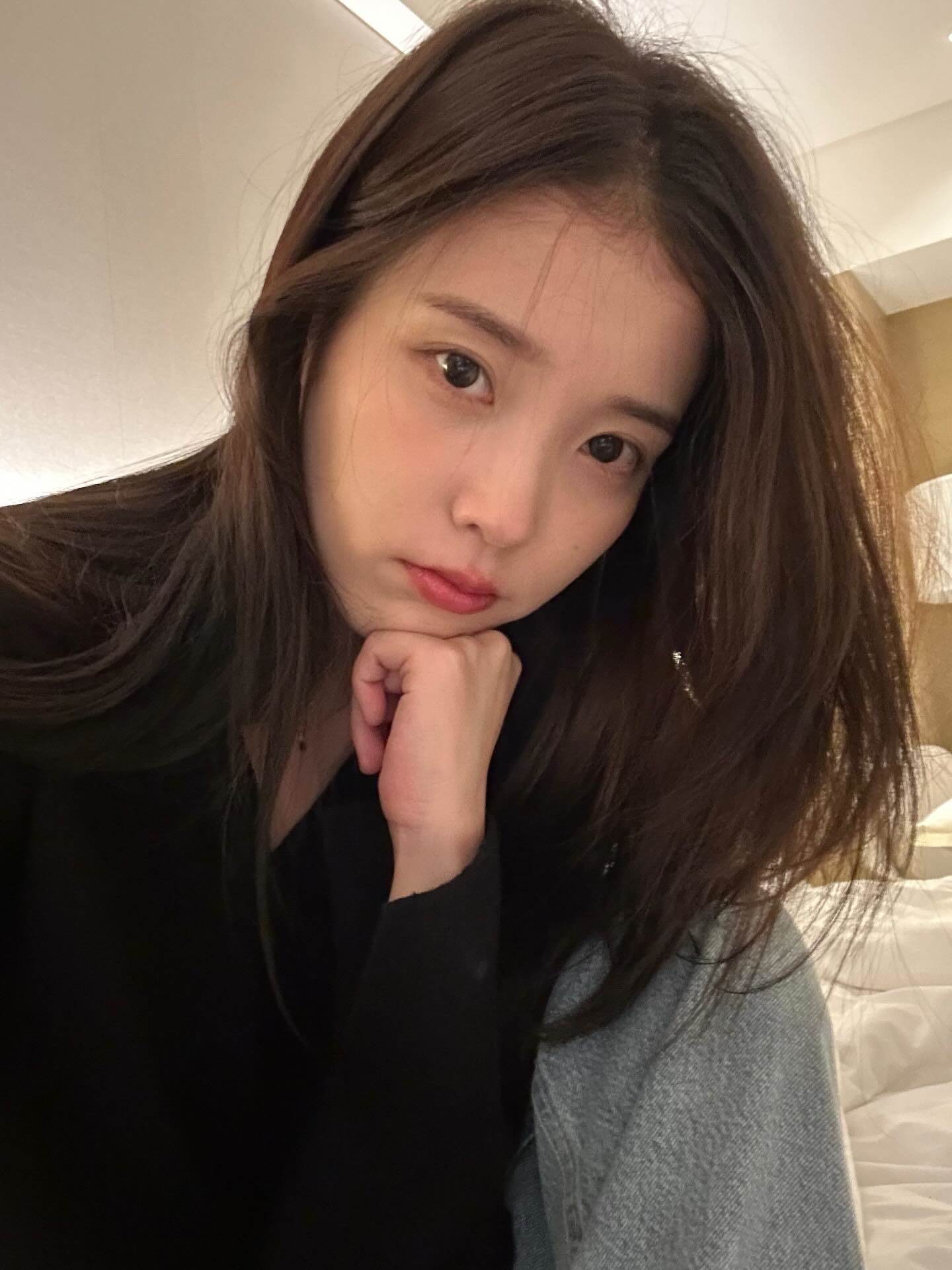 IU獨立熬過苦日子！巫師斷言：37歲迎真命天子。（圖／翻攝自IU IG）