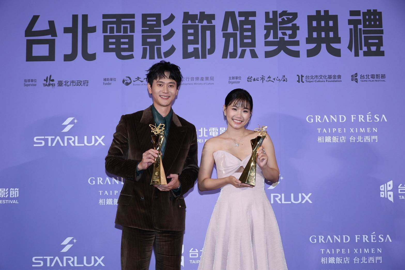 劉冠廷、林怡婷封帝后。（圖／東森娛樂）