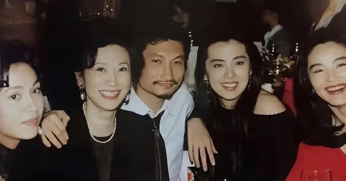 王祖賢（右二）發聲哀悼施南生（左二）。（圖／翻攝自王祖賢小紅書）
