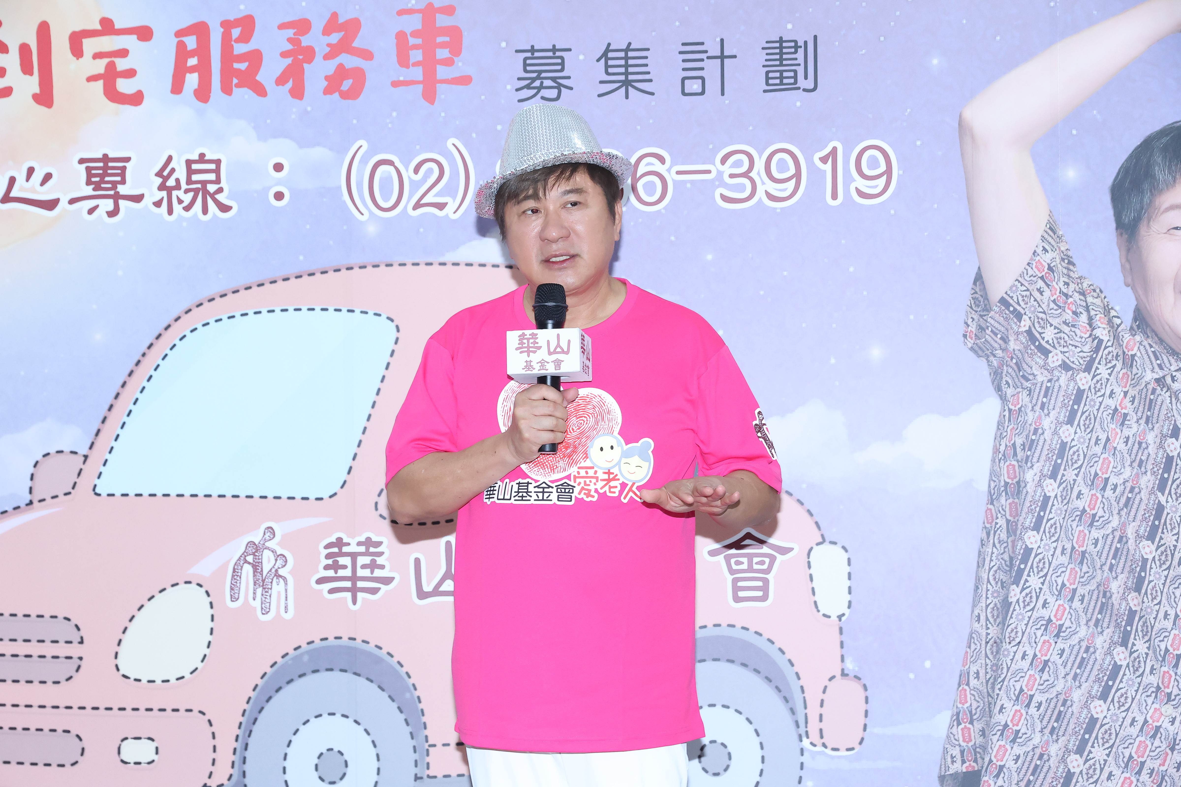 胡瓜喊話師父張菲同台演出。（圖／東森娛樂）
