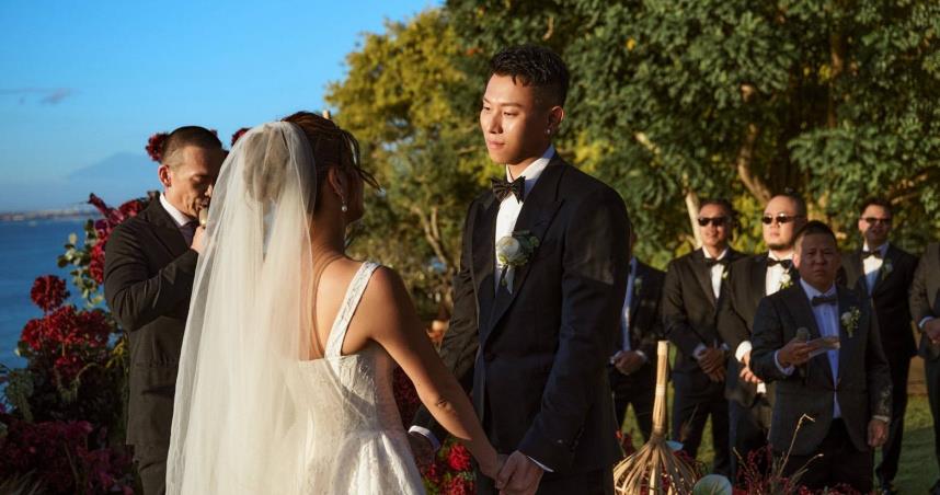 瘦子與老婆先前才在峇里島舉辦婚禮。（圖／本色音樂提供）