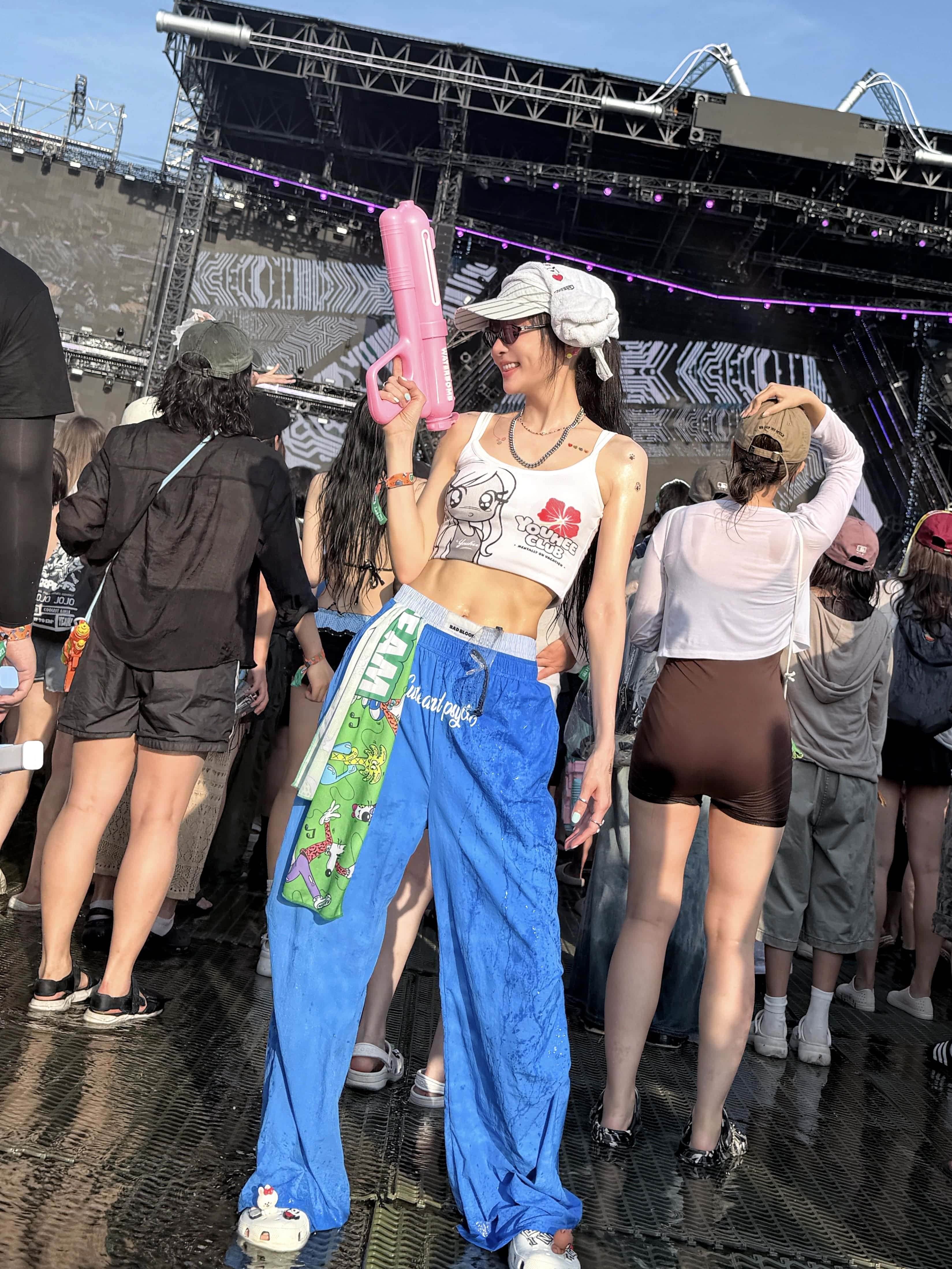 電音天后謝金燕去到韓國朝聖水炸彈音樂節。(圖/WATERBOMB KAOHSIUNG 提供)