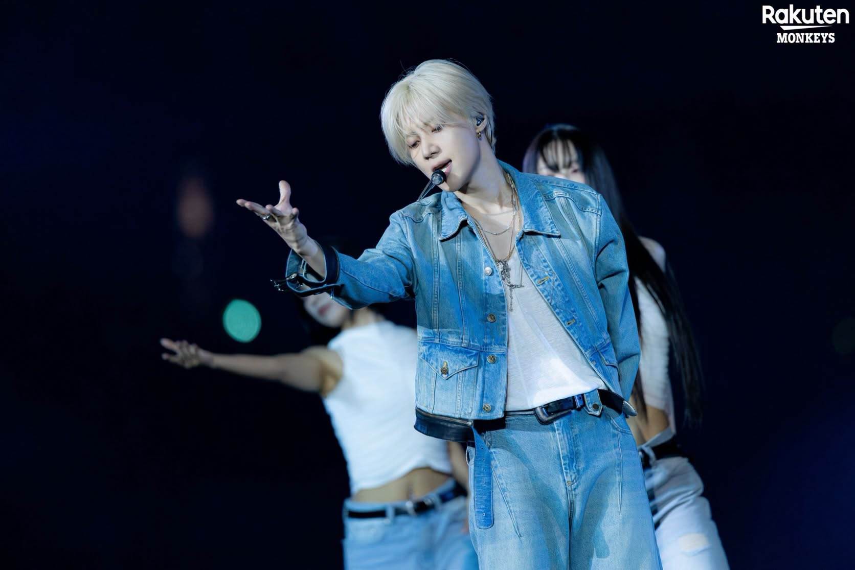 南韓男團SHINee成員泰民擔任樂天桃猿年度指標活動「辣年糕趴」的壓軸嘉賓，帶來精彩唱跳舞台。（圖／樂天桃猿提供）
