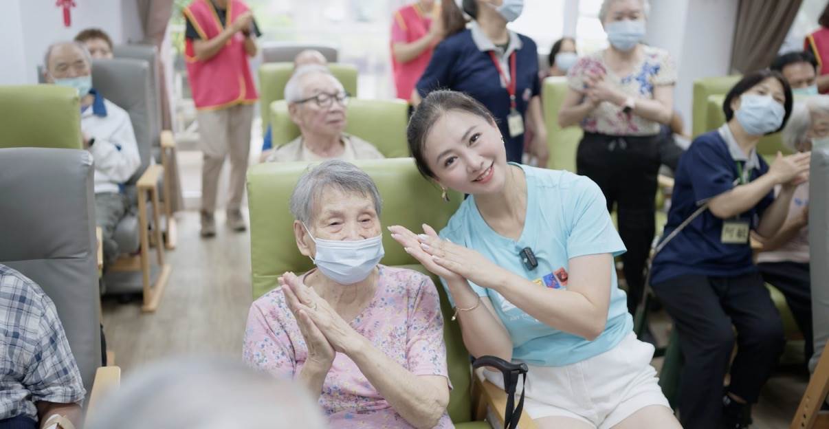 翁虹一抵台立刻投入公益活動。（圖／台灣優質生命協會提供）