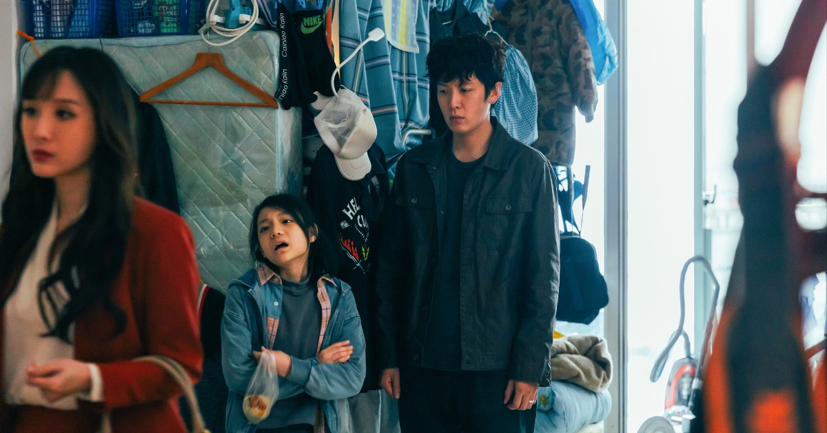《我未許願先吹蠟燭》柯震東（右起）、梅靜妍、陳靜。（圖／華映提供）