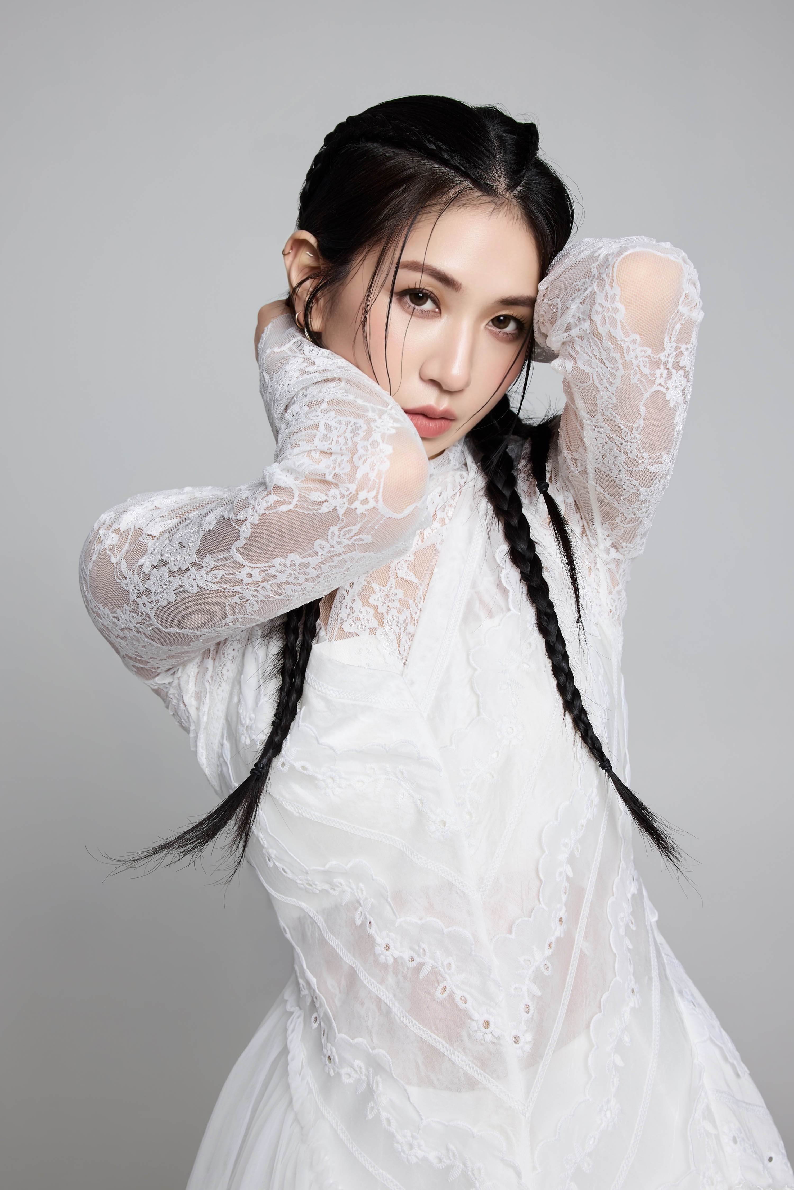 新加坡創作歌手JOYY楊光愛參與演奏及部分原創配樂創作的新加坡動畫電影《滄海琴聲》，今年勇奪法國安納西國際動畫電影節最高榮譽。（圖／27 Skies Pte. Ltd.提供）
