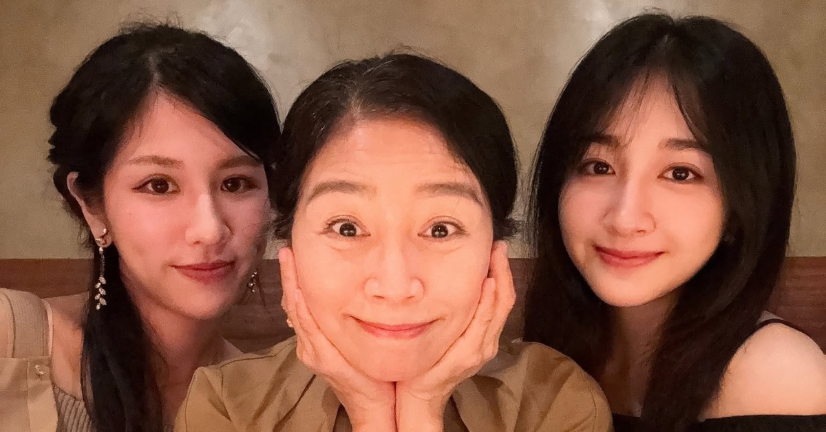 方文琳大女兒于齊優（左）近日傳出結婚喜訊。（圖／翻攝自方文琳臉書）