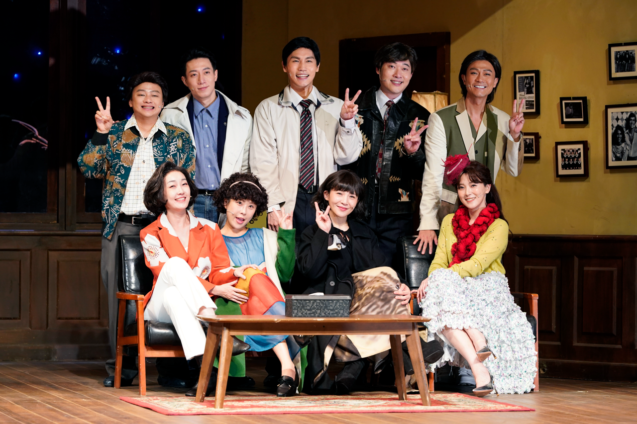 24首華語金曲串起60年人生，<a href='https://ent.ebc.net.tw/search/tags/星光幫/' target='_blank'>星光幫</a>攜手<a href='https://ent.ebc.net.tw/search/tags/舞台劇/' target='_blank'>舞台劇</a>演員唱出青春與離別。（圖／全民大劇團）