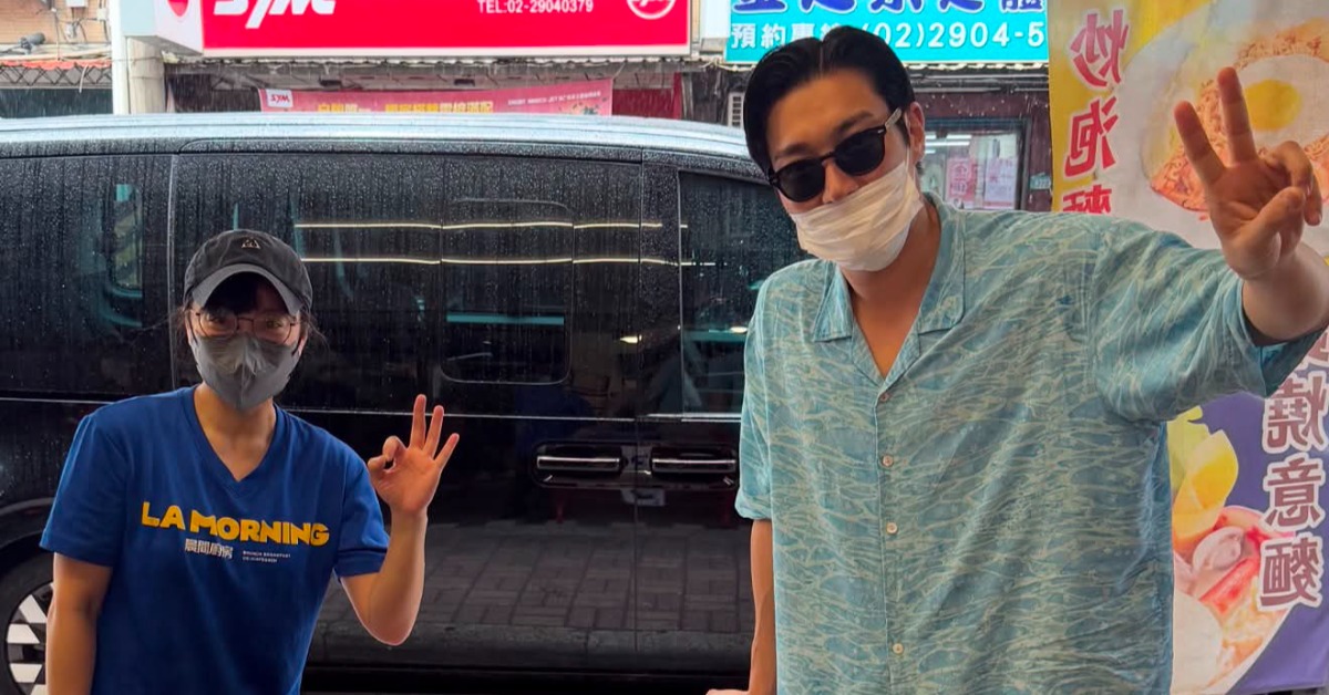 韓國天團Super Junior成員崔始源無預警現身在新北泰山的一間早餐店。（圖／翻攝自Threads@siwonchoi）