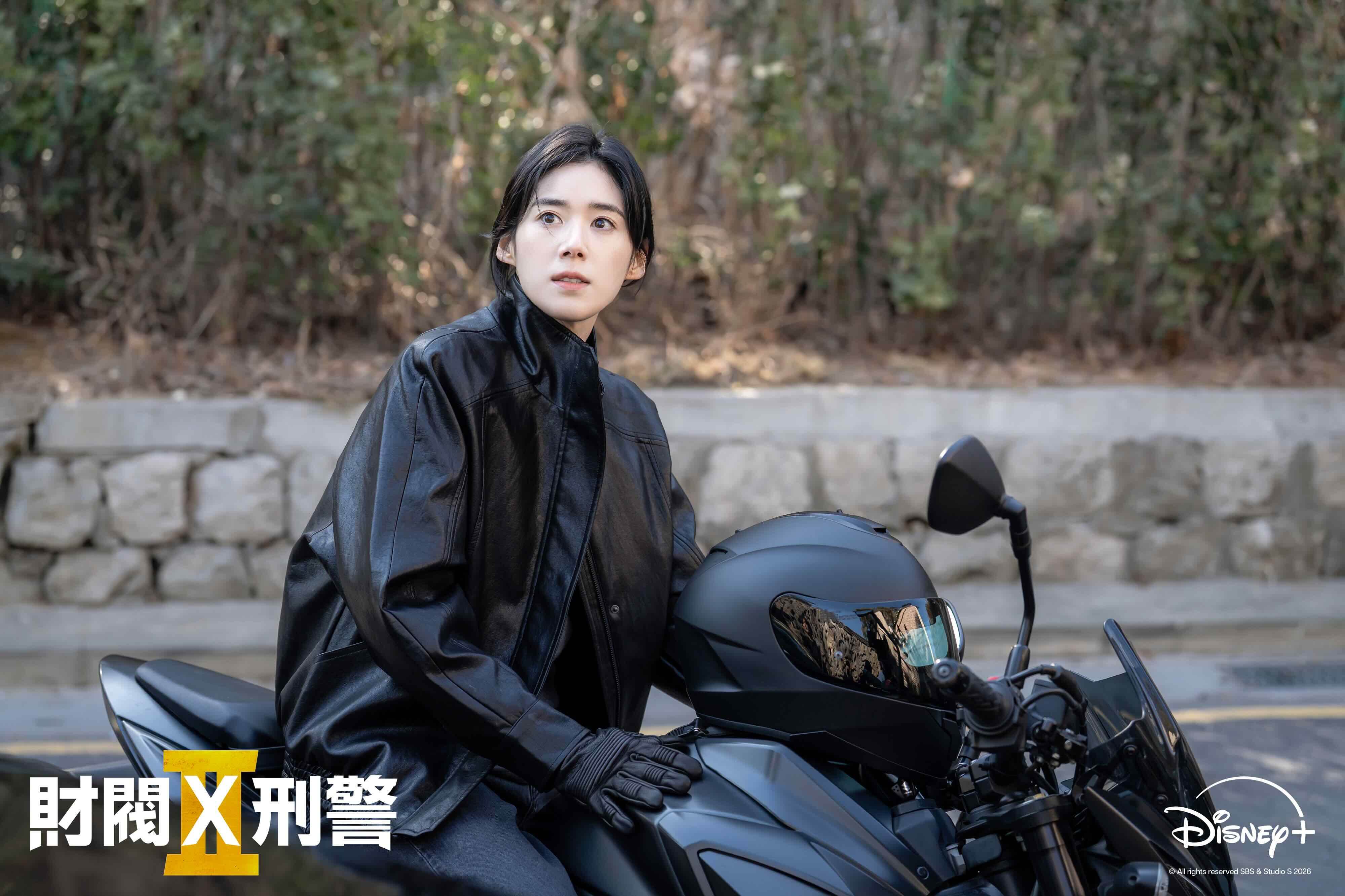 爆笑動作喜劇《財閥X刑警》第二季<a href='https://ent.ebc.net.tw/search/tags/鄭恩彩/' target='_blank'>鄭恩彩</a>飾演「惡魔教官」朱惠羅。（圖／<a href='https://ent.ebc.net.tw/search/tags/Disney+/' target='_blank'>Disney+</a>提供）