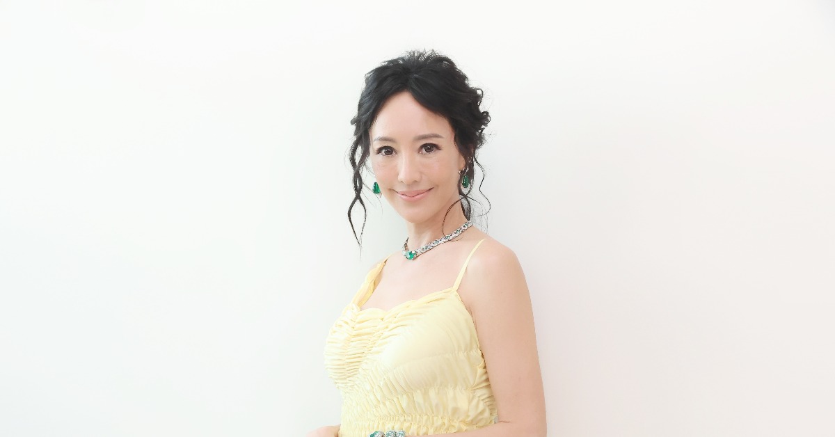關穎一身亮麗穿搭出席珠寶品牌活動。（圖／東森娛樂）