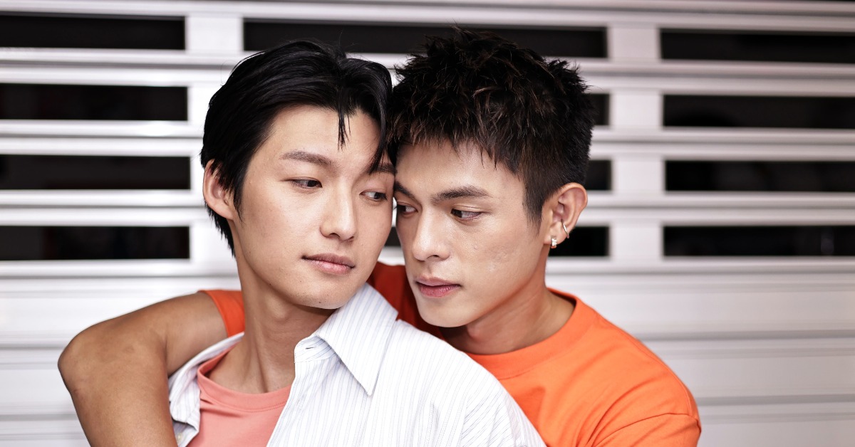 劉育仁（左）、邱以太在《整個世界，只有你連上了我》中演出歡喜冤家。（圖／東森娛樂）