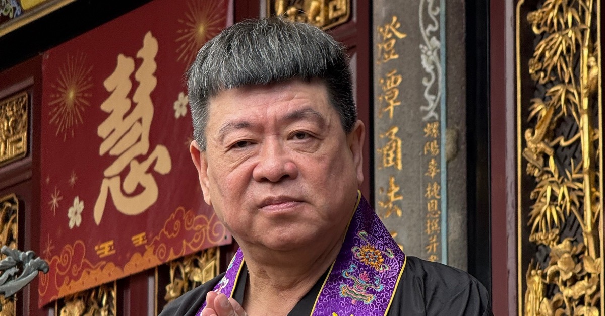 孫德榮今日為于朦朧、王凱設立超薦牌位。（圖／讀者提供）
