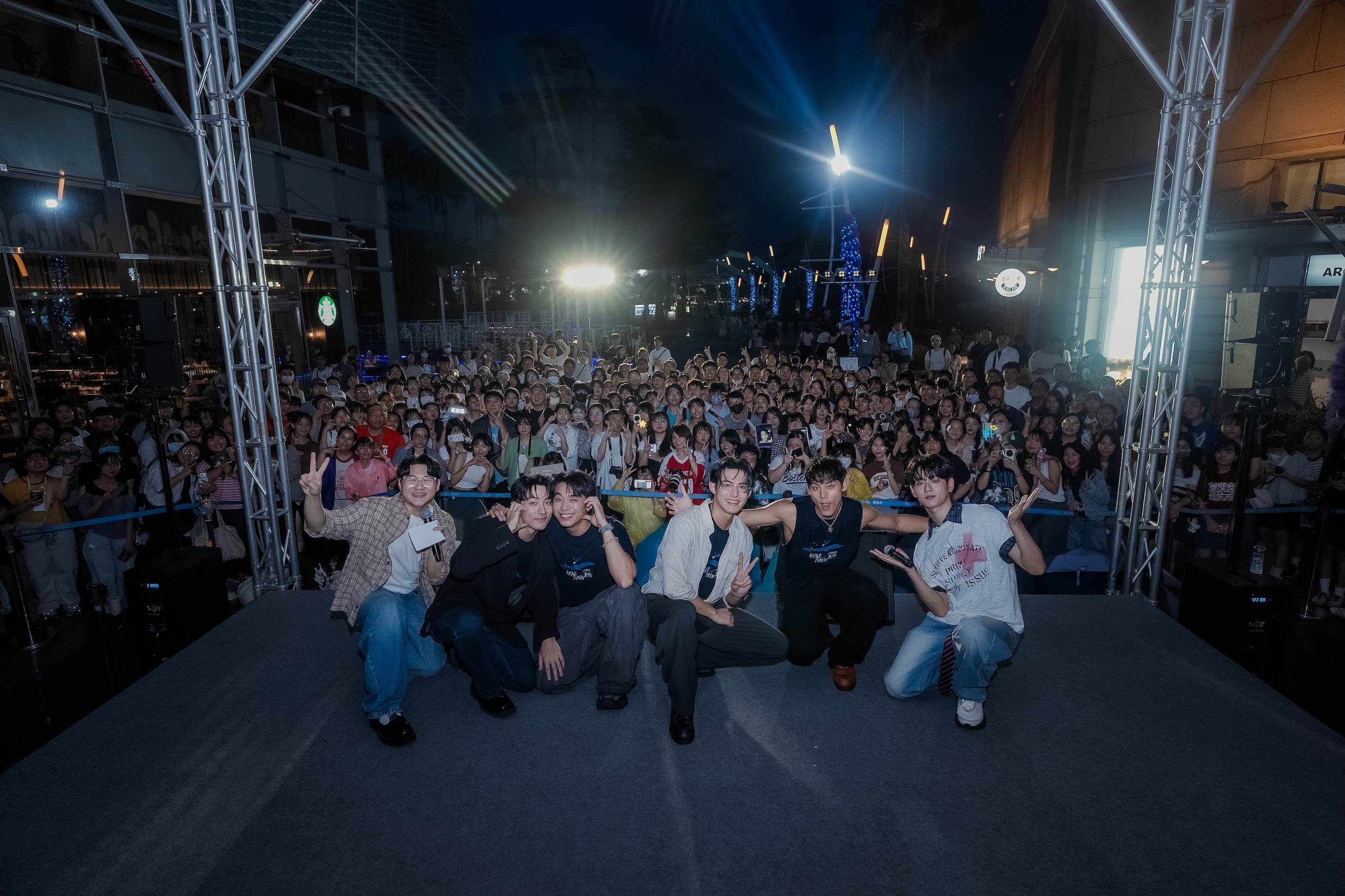 《向流星許願的我們》Keep wishing高雄Thank you Event 與粉絲大合照。（圖／有意思國際）