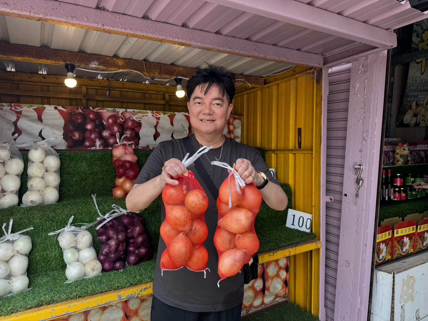 警察歌手林宏銘很推薦墾丁三寶之一的洋蔥。（圖／林宏銘提供）