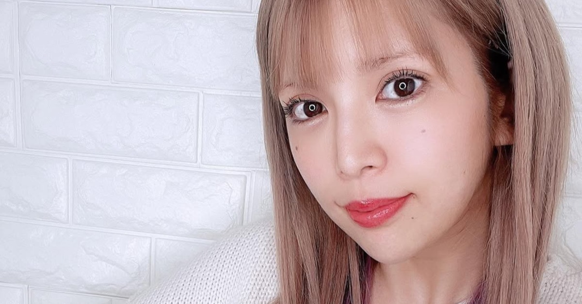 日本35歲女星坂口杏里宣布與31歲實況主「ぱるぱる」交往，並自爆藝人和AV女優時期收入。（圖／翻攝自IG@anridayo33）