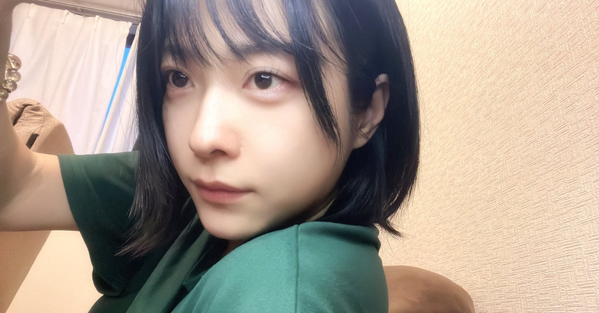 日本知名美妝直播主日下鏡（クサカアキラ）驚傳離世，年僅38歲。（圖／翻攝自X@Akira_Kusaka）