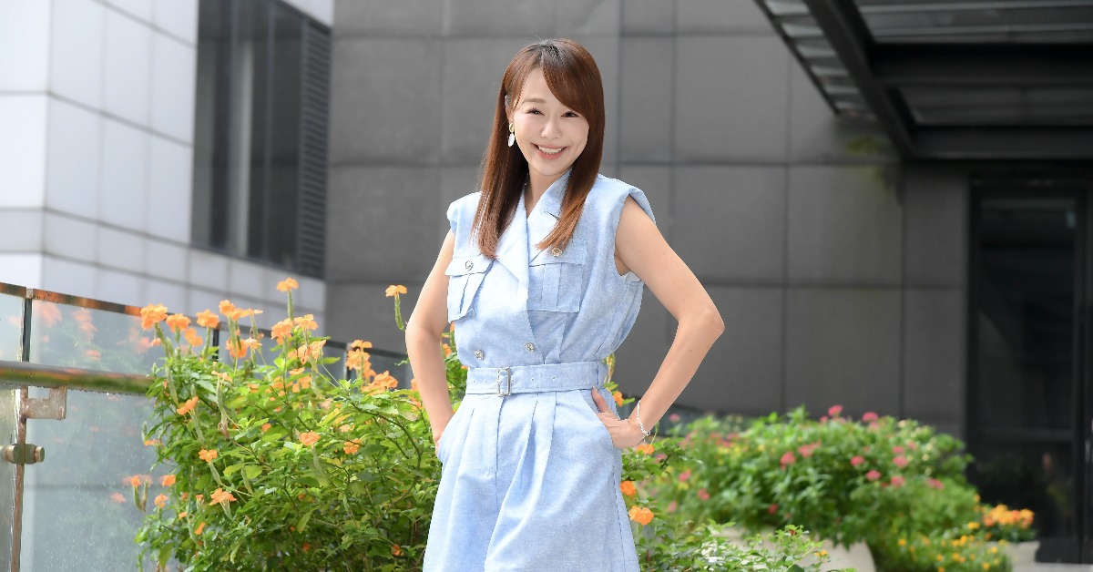 茵芙飾演成熟大女人沈心安。（圖／三立）