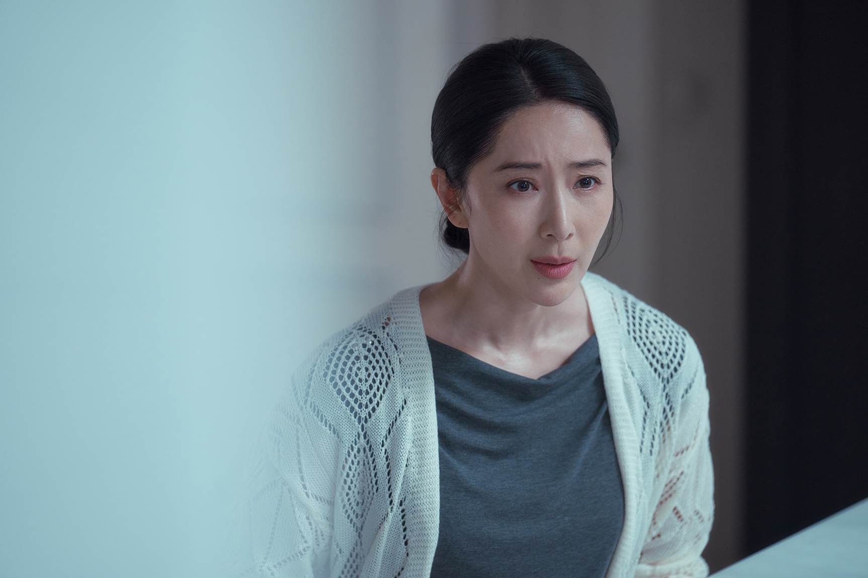 隋棠則化身朱芷璃的母親，與雷嘉汭上演情感拉扯的母女對手戲。（圖／網銀國際影視）