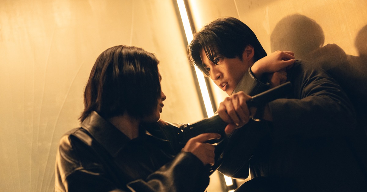 婁峻碩、雷嘉汭上演近身肉搏，高強度動作戲火花四射。（圖／Netflix）