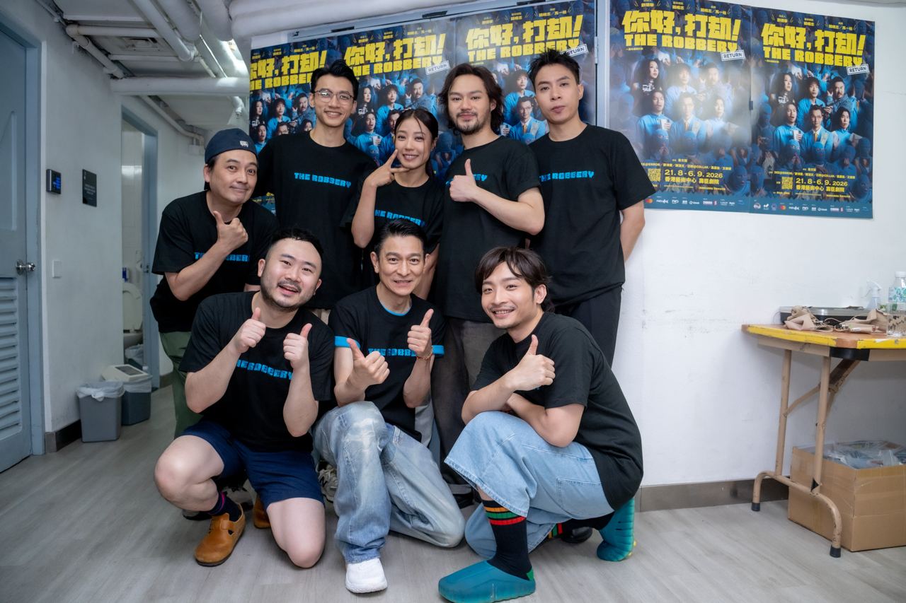 出品人劉德華後台站了兩小時拍爛手掌。（圖／滾動工作室）