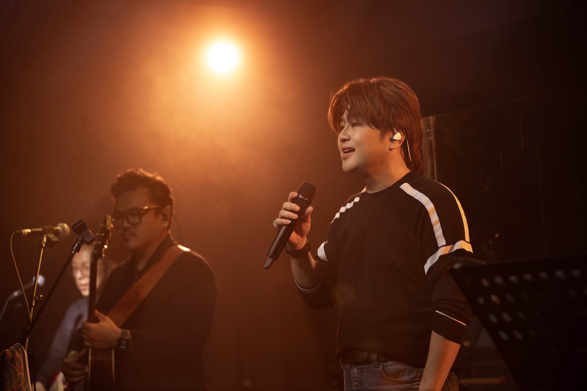 蘇震洋舉辦《做自己的光》LIVE SHOW，邀請來許多親友齊聚。（圖／綵星娛樂提供）